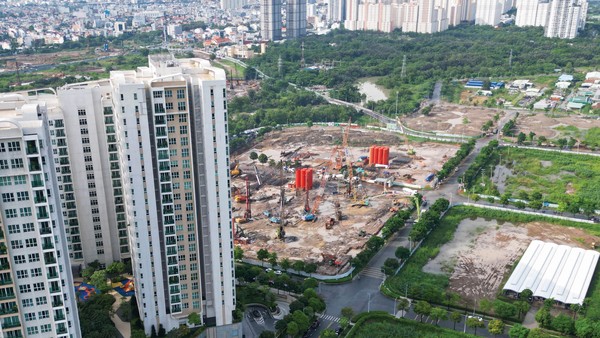 Nhiều dự án tạm hoãn kế hoạch bán hàng. Ảnh: Lê Toàn.