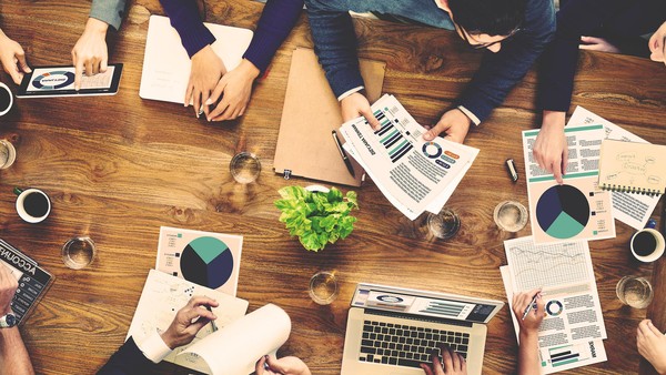 Thị trường tài chính 24h: Chứng khoán điều chỉnh, giá vàng hồi phục