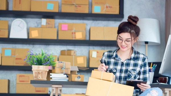 Top 10 cổ phiếu tăng/giảm mạnh nhất tuần: Các cổ phiếu có thông tin riêng nổi bật