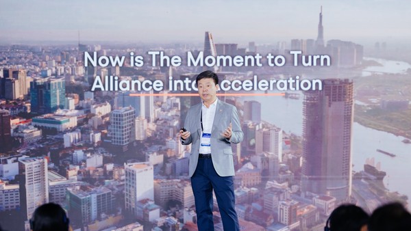 Ông Phạm Minh Tuấn cho biết, FPT và OpenAI sẽ đồng hành thúc đẩy nhanh, hiệu quả và có trách nhiệm quá trình chuyển đổi AI.