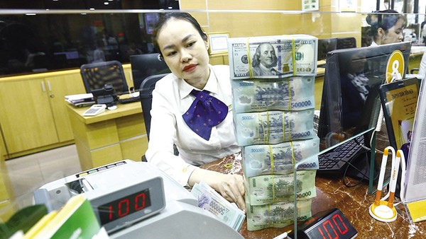 Thách thức khi bẻ lái tín dụng