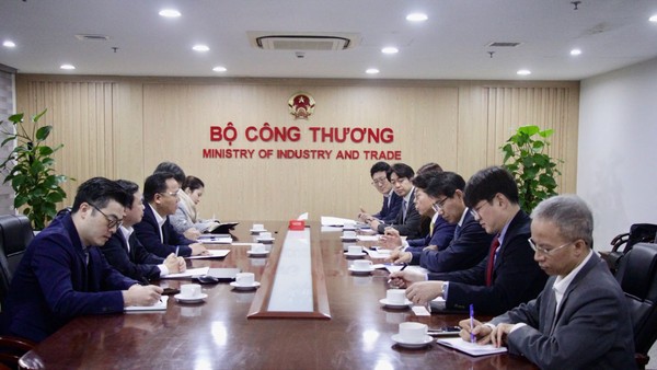 Thứ trưởng Bộ Công Thương Nguyễn Hoàng Long làm việc với Tập đoàn Doosan Enerbility, sáng 2/2/2026.