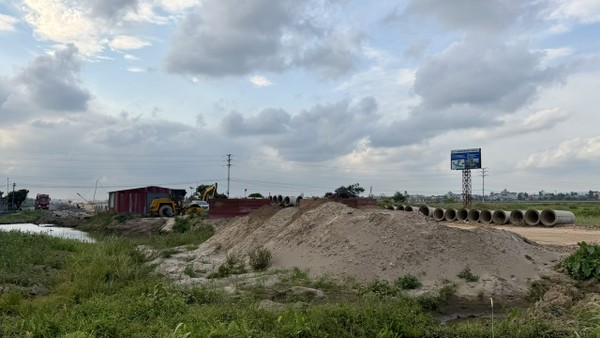 Tại Hải Phòng, khu công nghiệp Tràng Duệ 3 do CTCP Khu công nghiệp Sài Gòn - Hải Phòng, công ty con của Tổng công ty Phát triển Đô Thị Kinh Bắc làm chủ đầu tư đang được triển khai xây dựng. Ảnh: Quỳnh Nga