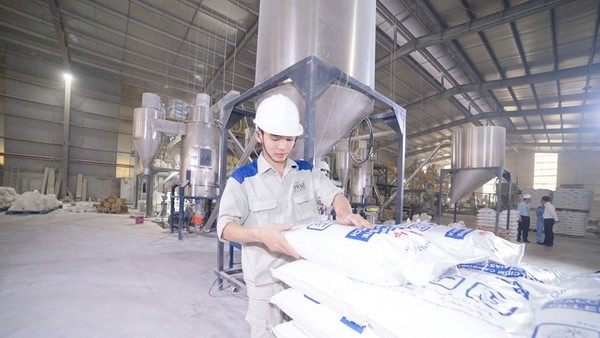 Nhựa Pha Lê (PLP) mua 70% vốn doanh nghiệp sản xuất sản phẩm từ plastic thành lập năm 2023