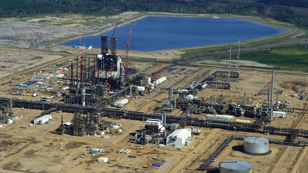 Ngành công nghiệp dầu mỏ của Canada phát triển mạnh mẽ 