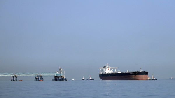 Eo biển Hormuz ghi nhận lưu lượng tàu hàng tuần cao nhất kể từ khi xung đột bùng phát