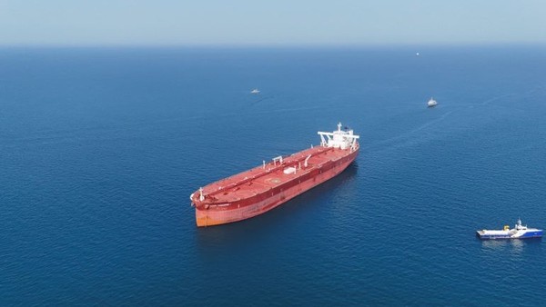 Iran lại đóng eo biển Hormuz