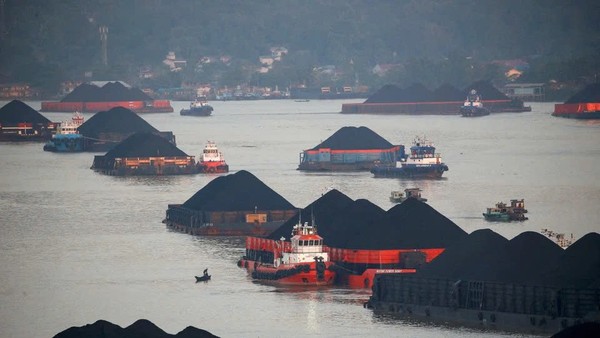 Năng lượng sạch Đông Nam Á đối mặt lực cản kép