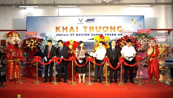 VinFast Kỷ Nguyên Xanh - Thuận An khai trương đại lý 3S
