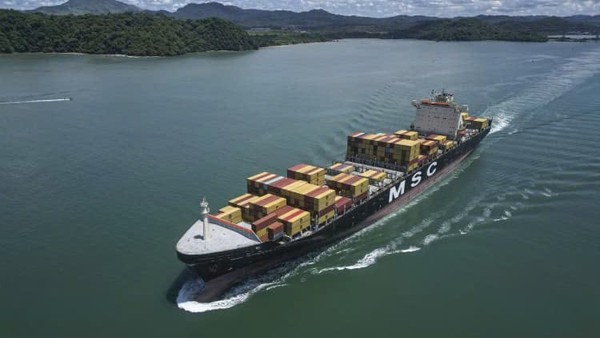 Phí qua kênh đào Panama tăng mạnh bởi gián đoạn tại eo biển Hormuz và El Nino