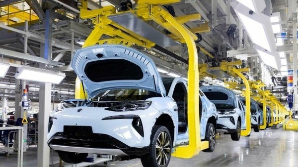 Xe điện Trung Quốc hưởng lợi từ cú sốc năng lượng toàn cầu