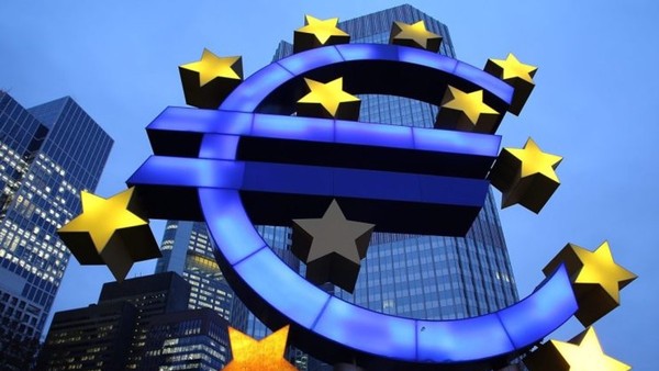Rủi ro tài chính tại Pháp gia tăng làm dấy lên lo ngại về khủng hoảng khu vực đồng euro