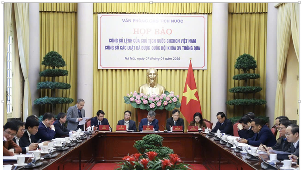 Phó Thống đốc Ngân hàng Nhà nước Đoàn Thái Sơn phát biểu tại Họp báo.