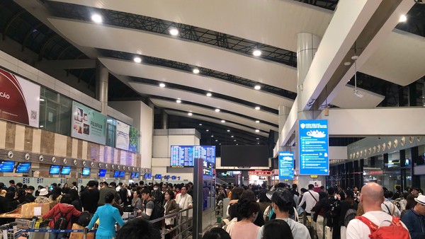 Dòng người tại sân bay lúc 5h30 sáng ngày 14/2/2026.