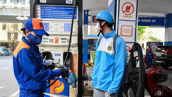 Giá cả vẫn cao dù giá xăng dầu giảm, lực lượng quản lý thị trường đã vào cuộc