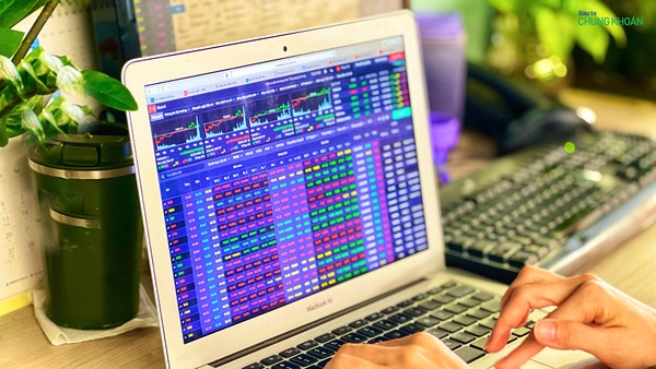 Mặc dù kinh tế tăng trưởng cao, giá cổ phiếu doanh nghiệp vẫn có sự phân hóa 