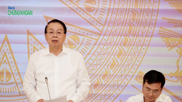 Thứ trưởng Bộ Tài chính Nguyễn Đức Chi phát biểu tại họp báo Chính phủ chiều 3/8 (Ảnh: Minh Minh)