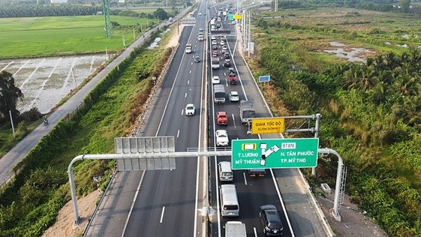 Cao tốc TP HCM - Trung Lương - Mỹ Thuận đang được đầu tư mở rộng.