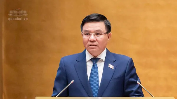Bộ trưởng Bộ Công thương Lê Mạnh Hùng trình bày Tờ trình Dự án Luật sửa đổi, bổ sung một số điều của Luật Điện lực chiều 20/10.