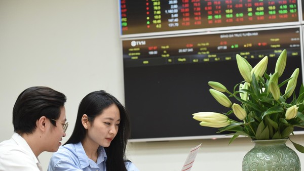 Giao dịch chứng khoán sáng 28/5: Thị trường ảm đạm, VN-Index "mất" mốc 1.860 điểm