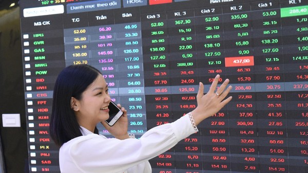 Chuyên gia dự báo nhóm cổ phiếu dẫn sóng trong tháng 4