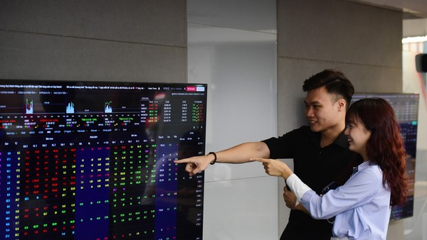 Giao dịch chứng khoán sáng 29/6: Dòng bank phát tín hiệu tích cực