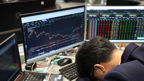 Giao dịch chứng khoán sáng 16/3: Cổ phiếu dầu khí và phân bón bị bán mạnh 