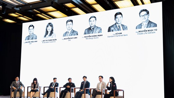 Các chuyên gia tại phiên thảo luận “Quản trị rủi ro tài sản hiện hữu” cùng chia sẻ góc nhìn về quản trị tài sản, trong đó yếu tố bảo vệ tài chính được nhấn mạnh như nền tảng giúp mỗi cá nhân và gia đình duy trì sự vững vàng trước biến động. 