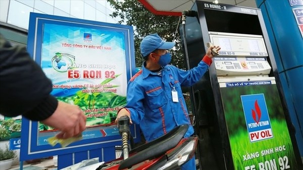 Doanh nghiệp sản xuất xăng sinh học được hoàn thuế. Ảnh minh họa.