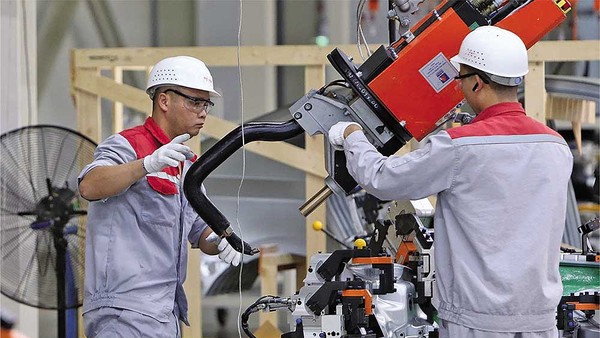 VIS Rating: 4 yếu tố định hình môi trường kinh doanh Việt Nam năm 2026