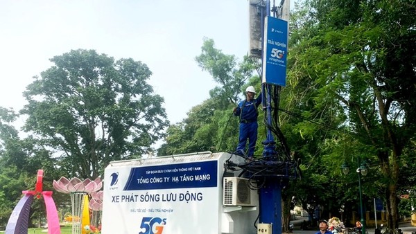 Trạm phát sóng BTS lưu động của Vinaphone.