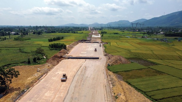 Các đại dự án hạ tầng đang được đẩy mạnh đầu tư sẽ tạo ra khối lượng công việc khổng lồ trong nền kinh tế