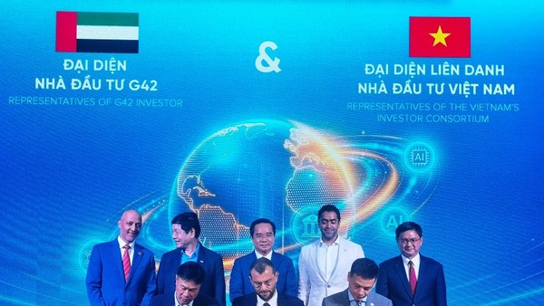 Lễ ký kết có sự chứng kiến của Chủ tịch UBND TP.HCM Nguyễn Văn Được và lãnh đạo Thành phố - Ảnh: T.T