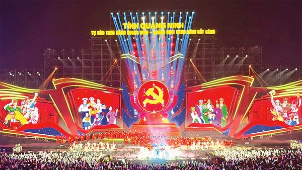 Các chương trình nghệ thuật chất lượng đang dần định hình sự phát triển công nghiệp văn hóa của Quảng Ninh phù hợp với xu thế chung của cả nước (Ảnh: Thanh Tùng) 