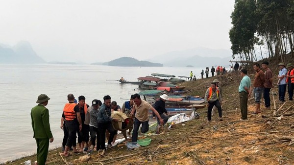 Vụ tai nạn giao thông đường thủy đặc biệt nghiêm trọng tại hồ Thác Bà, xã Bảo Ái, tỉnh Lào Cai.