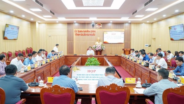 Lãnh đạo UBND tỉnh Quảng Ngãi làm việc với các sở, ngành, chủ đầu tư về tình hình thực hiện dự án thủy điện dự kiến đưa vào vận hành trong năm 2026.