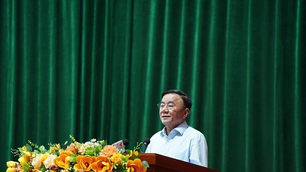 Thường trực Ban Bí thư Trần Cẩm Tú trình bày chương trình hành động tại Hội nghị. Ảnh: T.X 