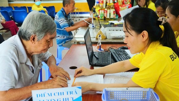 Bộ Nội vụ lý giải phương án tăng lương hưu 4,5% cộng 200.000 đồng từ 1/7 