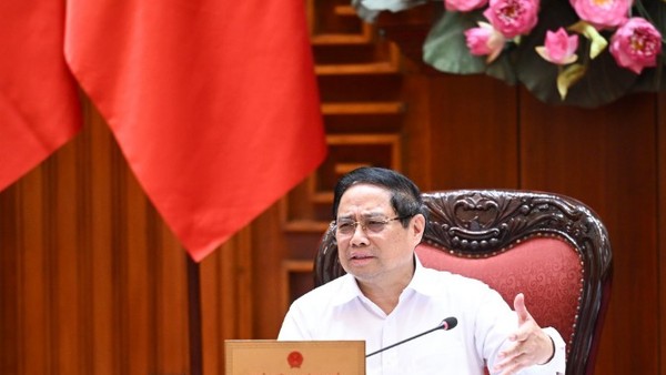 Thủ tướng: Không để thiếu nguồn cung, khẩn trương xây dựng kho dự trữ chiến lược xăng dầu 