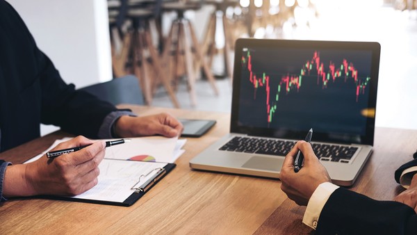 Tái cấu trúc, đa dạng hóa và xây dựng các trụ cột cân bằng đang trở thành hướng đi chính của nhiều doanh nghiệp