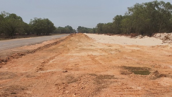 Dự án Quốc lộ 15D vẫn còn thiếu mặt bằng mặt bằng sạch để thi công đồng bộ 