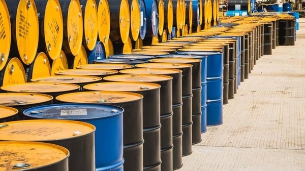 Việt Nam đã chi gần 4,59 tỷ USD nhập khẩu xăng dầu thành phẩm và dầu thô trong quý I/2026, tăng rất mạnh so với cùng kỳ. 