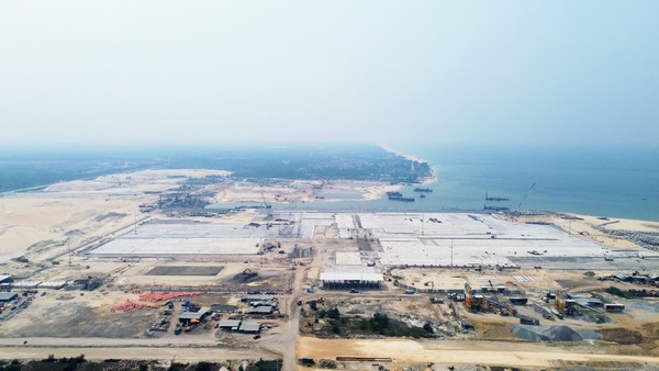 Dự án Khu bến cảng Mỹ Thuỷ đang được triển khai xây dựng. Ảnh: Ngọc Tân