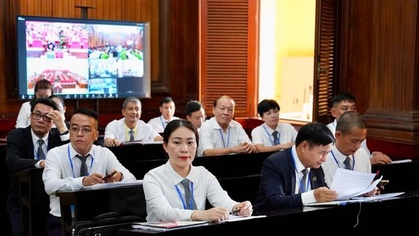 Cơ quan, tổ chức nơi luật sư công làm việc trực tiếp quản lý luật sư công theo quy định của pháp luật về cán bộ, công chức, viên chức, sĩ quan công an nhân dân, sĩ quan quân đội nhân dân, người làm việc trong doanh nghiệp nhà nước và pháp luật về luật sư công. Ảnh minh họa: VGP.