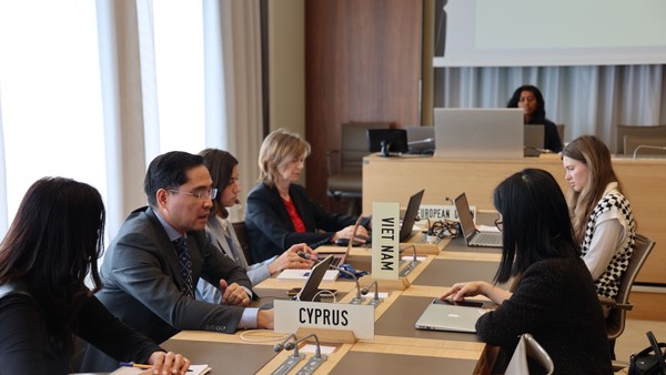 Ông Phạm Quang Huy, Tham tán Công sứ, Phó trưởng Phái đoàn Việt Nam tại Geneva phát biểu tại phiên họp. 