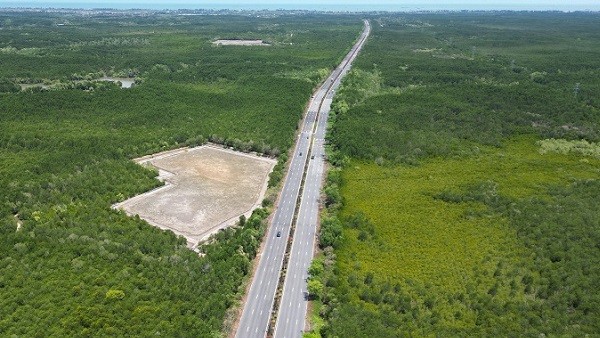 Tuyến đường Rừng Sác hiện đang có 6 làn xe, cho lưu thông 2 chiều. (Ảnh: Lê Toàn)