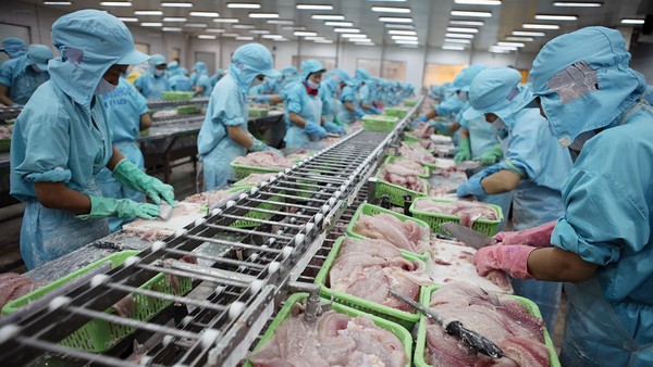 Nếu xung đột lan rộng và kéo dài 4-5 tháng, tăng trưởng xuất khẩu của Việt Nam năm 2026 có thể giảm 1-1,5% so với mục tiêu đầu năm