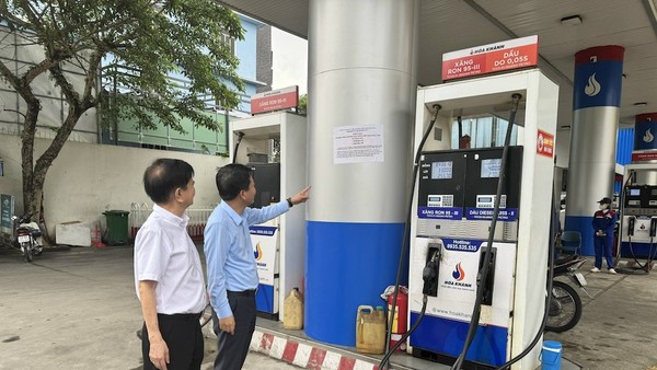 Cơ quan quản lý đã xử phạt 3 thương nhân đầu mối xăng dầu do không bảo đảm mức dự trữ tối thiểu. 