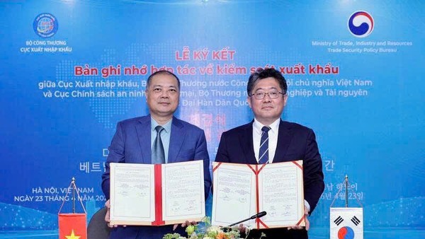 Việt Nam và Hàn Quốc vừa ký kết Bản ghi nhớ hợp tác về kiểm soát xuất khẩu. 