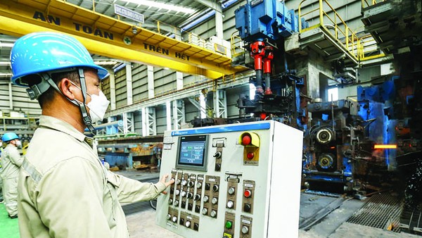 Thành tựu 40 năm qua phản ánh sự chuyển dịch đúng hướng của cơ cấu kinh tế, công nghiệp chế biến, chế tạo trở thành một trong các động lực tăng trưởng chính